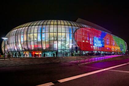 El Stade Pierre-Mauroy está situado en Lille, tiene capacidad para 50.000 simpatizantes y se inauguró en 2012