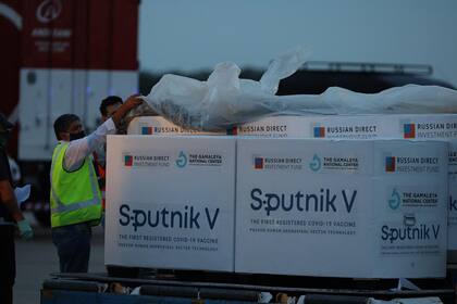 El viernes llegó el cuarto cargamentos de vacunas Sputnik V en un vuelo de Aerolíneas Argentinas