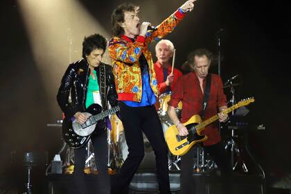En esta foto del 5 de agosto de 2019, Ronnie Wood, a la izquierda, Mick Jagger, Charlie Watts y Keith Richards, de los Rolling Stones, tocan en East Rutherford, Nueva Jersey
