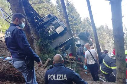 Falló el cable de un funicular de una localidad turística que desde el Lago Maggiore lleva a un famoso mirador; en el accidente murieron 13 personas
