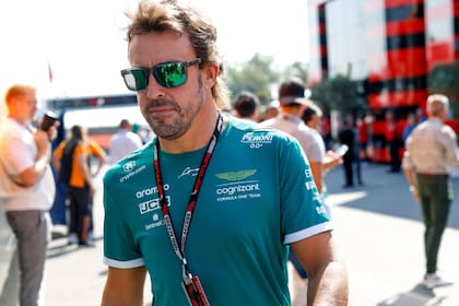 Fernando Alonso seguirá en Aston Martin y despejó todos los rumores que podían llegar a vincularlo con Red Bull