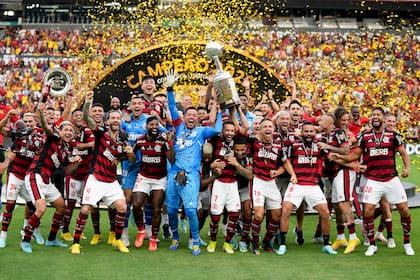 Flamengo se consagró por tercera vez en su historia en la Copa Libertadores y celebró en Quito