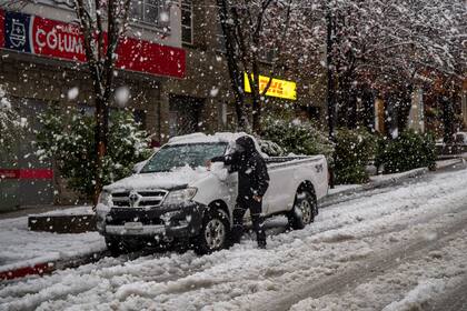 El Servicio Meteorológico Nacional emitió una alerta por nevadas en tres provincias.