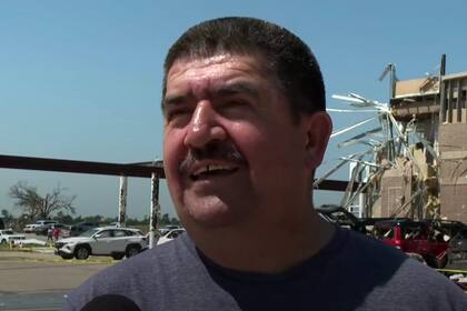 Hugo Parra relató su experiencia tras sobrevivir al potente tornado que arrasó con varios condados de Texas