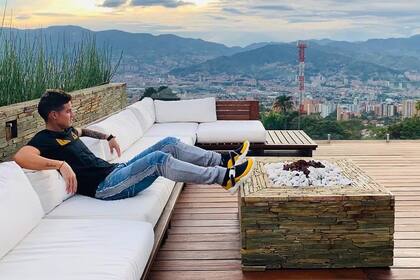 James Rodríguez tiene una casa que tiene cancha de fútbol, piscina y hasta un cine