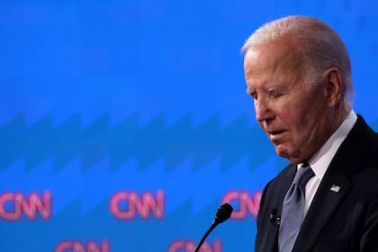 El presidente estadounidense Joe Biden participa en el debate presidencial de CNN en los estudios de CNN el 27 de junio de 2024 en Atlanta, Georgia