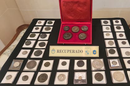 La Argentina le restituyó al Estado Italiano una colección de monedas del Imperio Romano recuperadas por la Aduana