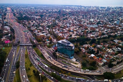 La autopista Panamericana, gestionada por Autopistas del Sol, vista desde un drone