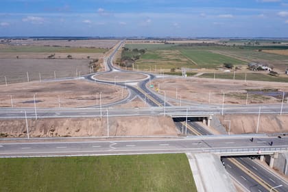 La autopista que une a las ciudades de Córdoba y San Francisco quedó sin concluir y la gobernación firmó ahora un acuerdo de traspaso con la administración nacional