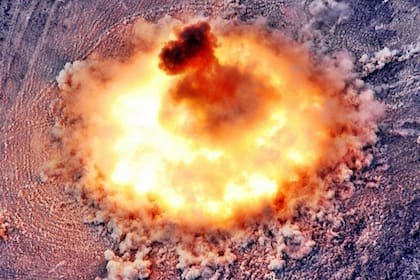 La bomba termobárica tiene la fuerza destructiva de un arma nuclear, pero es “amigable” con el medio ambiente porque, a diferencia de su par atómico, no libera radiación
