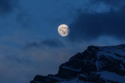 La creencia indica que la Luna llena llega con diversas energías (Foto Unsplash)