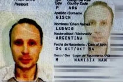 La documentación argentina exhibida por Gisch, uno de los presuntos espías rusos que pasó por el país