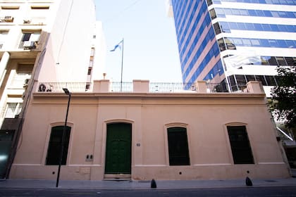 La fachada ya restaurada del Museo Mitre