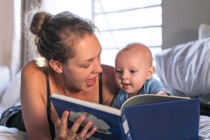 La lectura puede ser un buej ejercicio para el desarrollo del cerebro del bebé