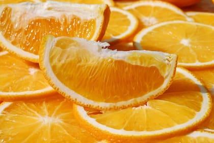 La naranja es una fuente inagotable de nutrientes esenciales que pueden prevenir enfermedades como el Alzheimer e incluso mejorar la vista (Foto Pexels)