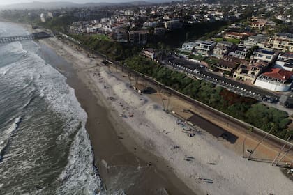La playa T-Street en California permaneció cerrada durante el Memorial Day producto de un tiburón que acechaba la zona