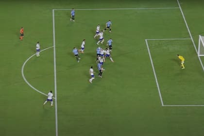 La polémica jugada que determinó el gol de Uruguay y la eliminación de Estados Unidos