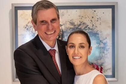 La presidenta electa de México, Claudia Sheinbaum, y su marido, Jesús María Tarriba. (X)