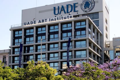 La sede de la UADE en Monserrat, establecimiento donde ocurrió el intento de robo de equipo electrónico