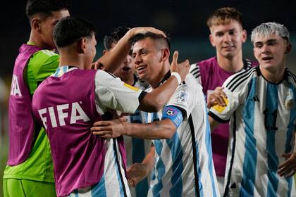 La selección argentina busca acceder a los cuartos de final para enfrentar a Brasil: cuenta con su emblema 'Diablito' Echeverri