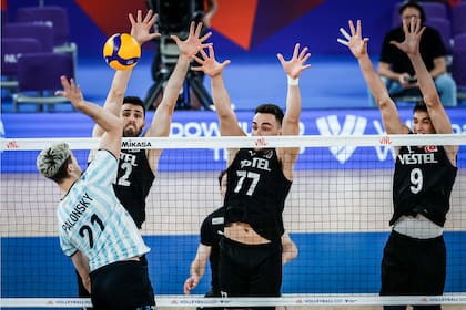 La selección argentina de vóleibol fue muy superior a Turquía y lo derrotó por 3 a 0 en la segunda fecha del último weekend
