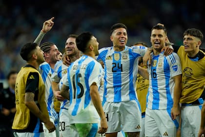 La selección argentina es la primera clasificada a las semifinales de la Copa América 2024: sufrió pero avanzó tras los penales