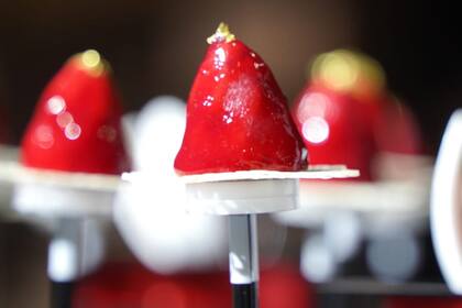Las paletas ó "Lollipops", uno de los platos de los maestros pasteleros en la Copa América realizada en Santiago de Chile.