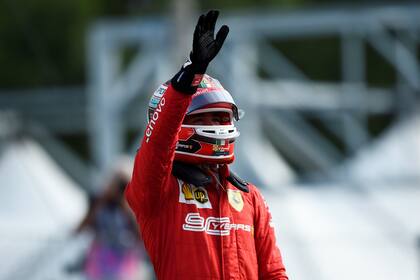 Leclerc saluda a los aficionados italianos, locos por la pole