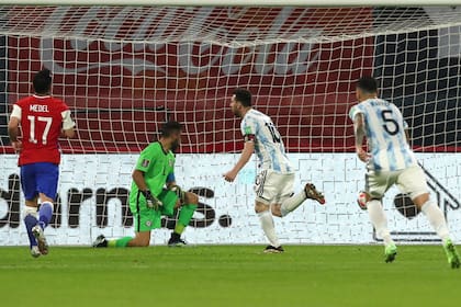 Lionel Messi, de penal, marcó en el 1-1 entre la Argentina y Chile, por las eliminatorias para el Mundial de Qatar 2022