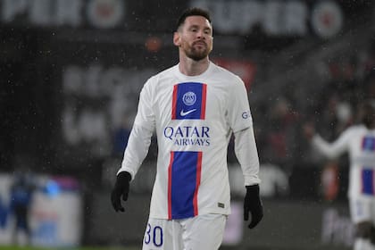 Lionel Messi se lesionó por tercera vez en lo que va de la temporada; se suma a la baja de Kylian Mbappé en PSG