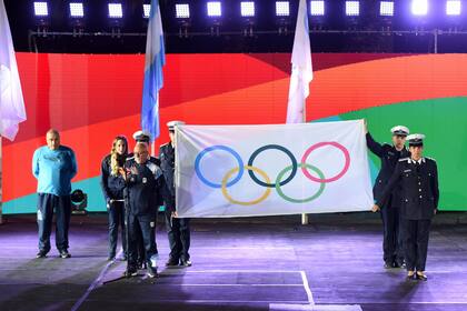 Los anillos olímpicos en una de las principales ciudades argentinas: un instante de la ceremonia inaugural de Rosario 2022, los III Juegos Suramericanos de la Juventud, que abarcan 2500 deportistas, 15 países, 10 días y 26 disciplinas.