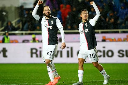 Los argentinos Gonzalo Higuaín y Paulo Dybala anotaron los tres goles de Juventus en el 3-1 del campeón italiano frente a Atalanta.