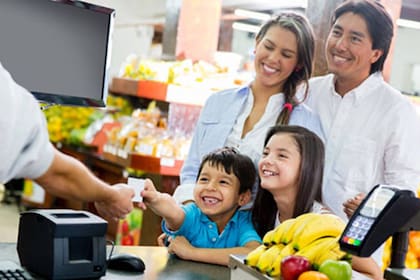 Los cupones para compra de alimentos son una importante ayuda para familias de bajos ingresos