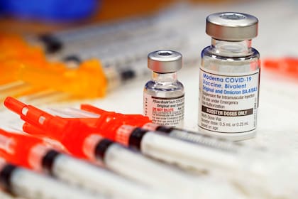 Los especialistas recomiendan la vacunación y reforzar las dosis de manera anual