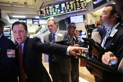 Cierre de semana negro para Wall Street y las bolsas del mundo en general