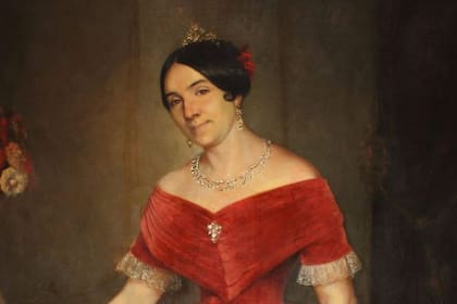 Manuelita Rosas, con su vestido rojo punzó, pintada por Prilidiano Pueyrredón (el retrato se puede ver en el Museo de Bellas Artes porteño)