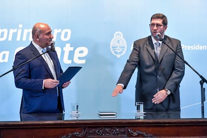 Manzur tomó juramento al vicejefe de Gabinete, Juan Manuel Olmos, este jueves en Casa Rosada