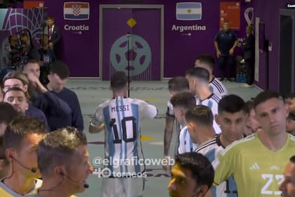 Messi pide el banderín que olvidó