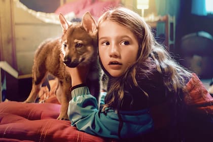 Misterio, la película francesa sobre la relación de una niña con su sorprendente mascota, escala alto en el ranking de Netflix