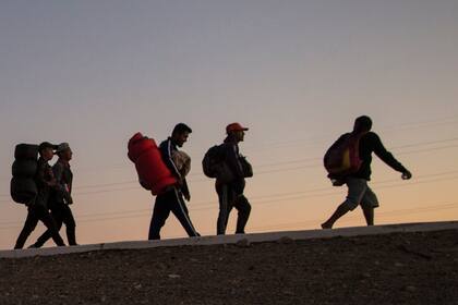 Muchos migrantes llegan a EE.UU. con la intención de pedir asilo (AP Foto/Rodrigo Abd, Archivo)