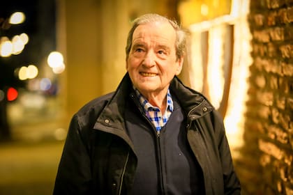 Néstor Fabián: a los 83 años sigue adelante con su mayor pasión... el tango