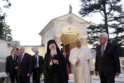Peres, el patriarca ortodoxo Bartolomé I, Francisco y Abbas, en el Vaticano