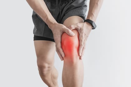 ¿Por qué duelen las rodillas?Aunque trotar es un excelente ejercicio, hacerlo en superficies duras como baldosas, cemento o pavimento puede ocasionar problemas  debido al desgaste
