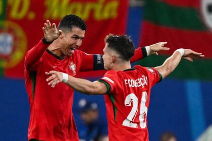 Portugal, que tiene entre sus filas a Cristiano Ronaldo, se enfrenta con Turquía, en el gran plato fuerte de la jornada 10