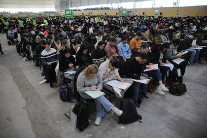 Rinden hoy el examen único para las residencias médicas en la Villa Olímpica de la ciudad de Buenos Aires