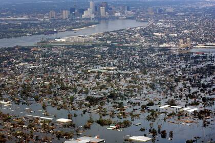 Secuelas del huracán Katrina en Nueva Orleans el 30 de agosto de 2005. (Foto AP/David J. Phillip, archivo)
