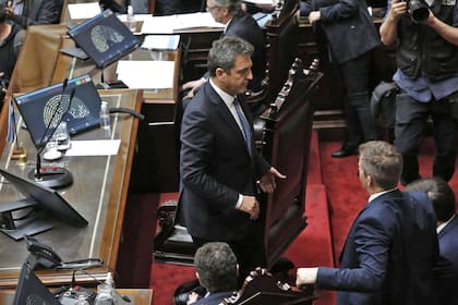 Sergio Massa se retira de la presidencia de la Cámara de Diputados luego de que le fuera aceptada la renuncia