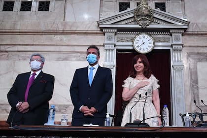 Sergio Massa y Cristina Kirchner firmaron hoy una resolución conjunta para que el Congreso adhiera al duelo nacional.