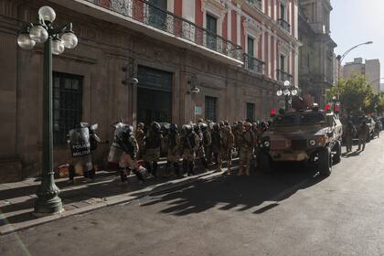Tanques militares en las calles de Bolivia: una triste y preocupante imagen