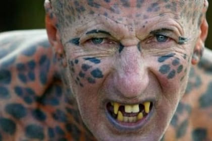 Tom Leppard obtuvo el título de "anciano más tatuado del mundo". Murió en un geriátrico a los 80 años (Foto: Archivo Particular)